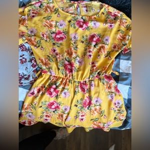 Wrangle yellow flower romper